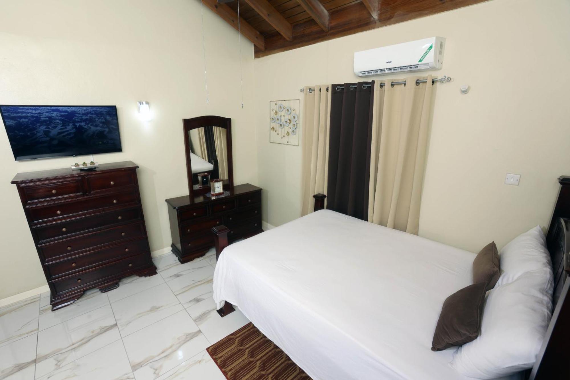 Spacious Luxury 3 Bed Rooms In Κίνγκστον Εξωτερικό φωτογραφία