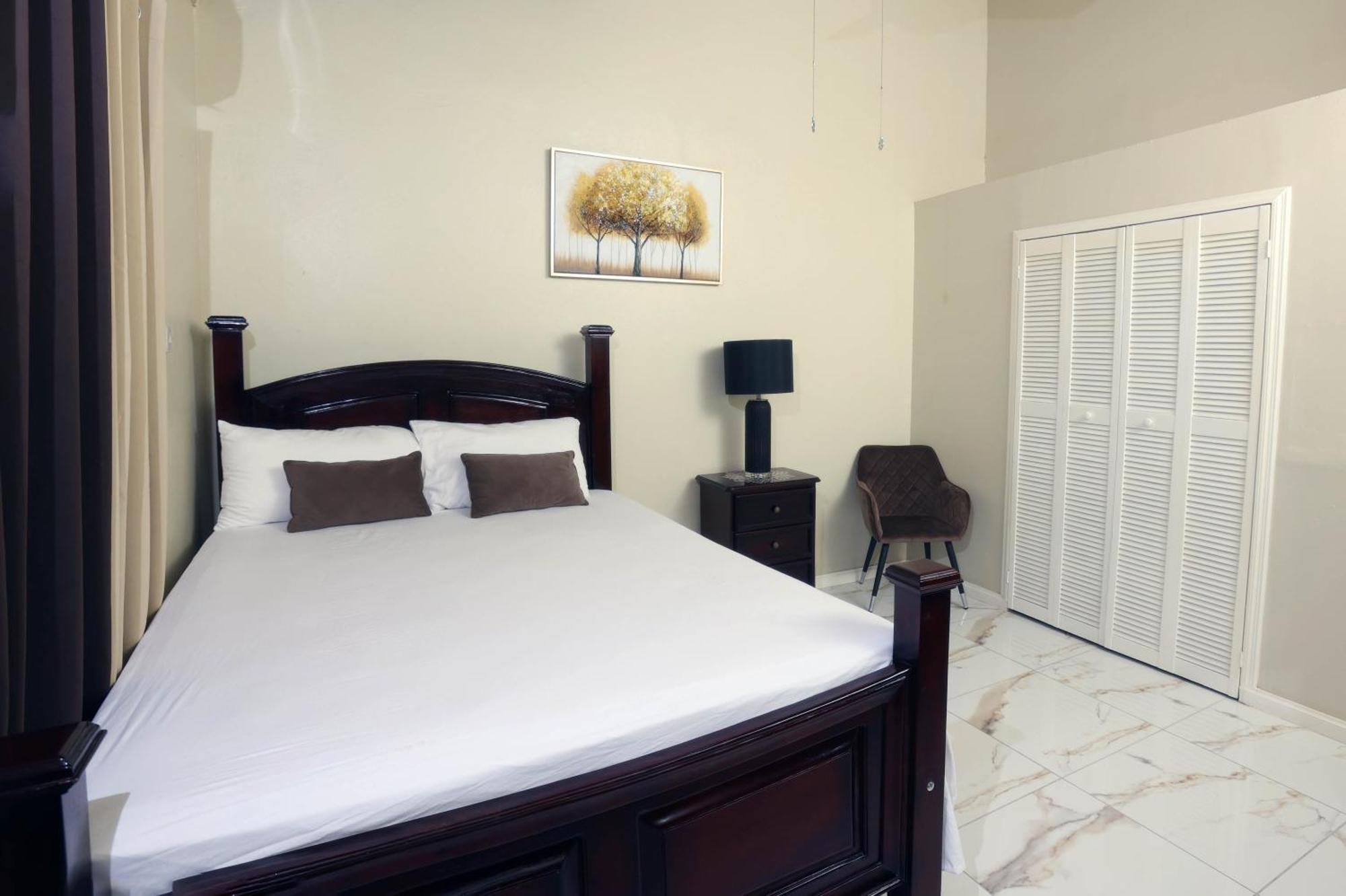 Spacious Luxury 3 Bed Rooms In Κίνγκστον Εξωτερικό φωτογραφία
