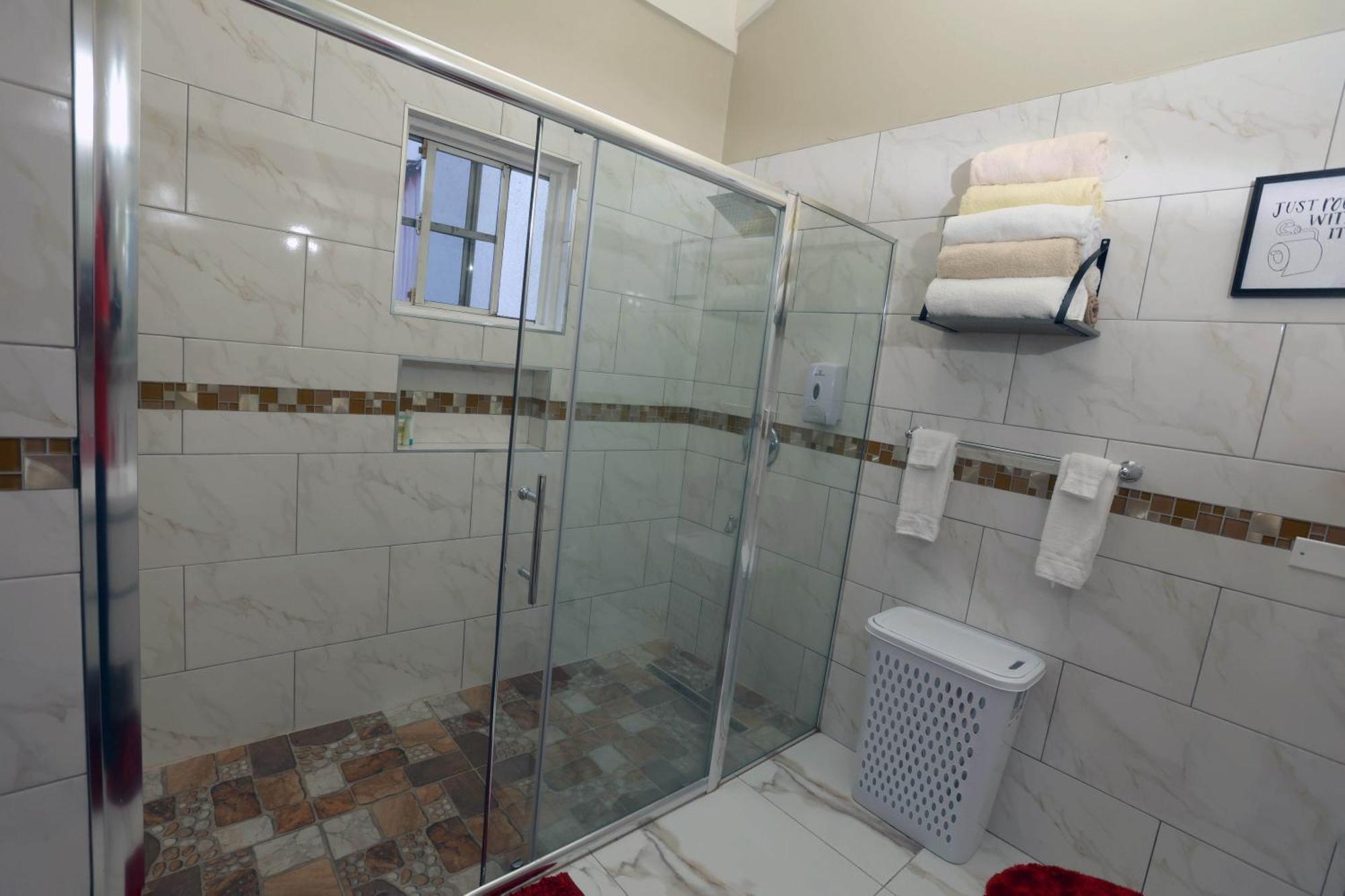 Spacious Luxury 3 Bed Rooms In Κίνγκστον Εξωτερικό φωτογραφία