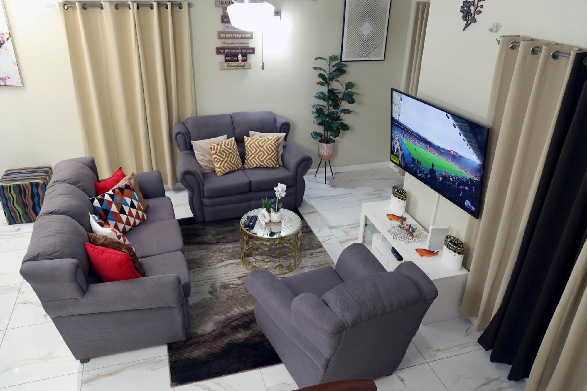 Spacious Luxury 3 Bed Rooms In Κίνγκστον Εξωτερικό φωτογραφία
