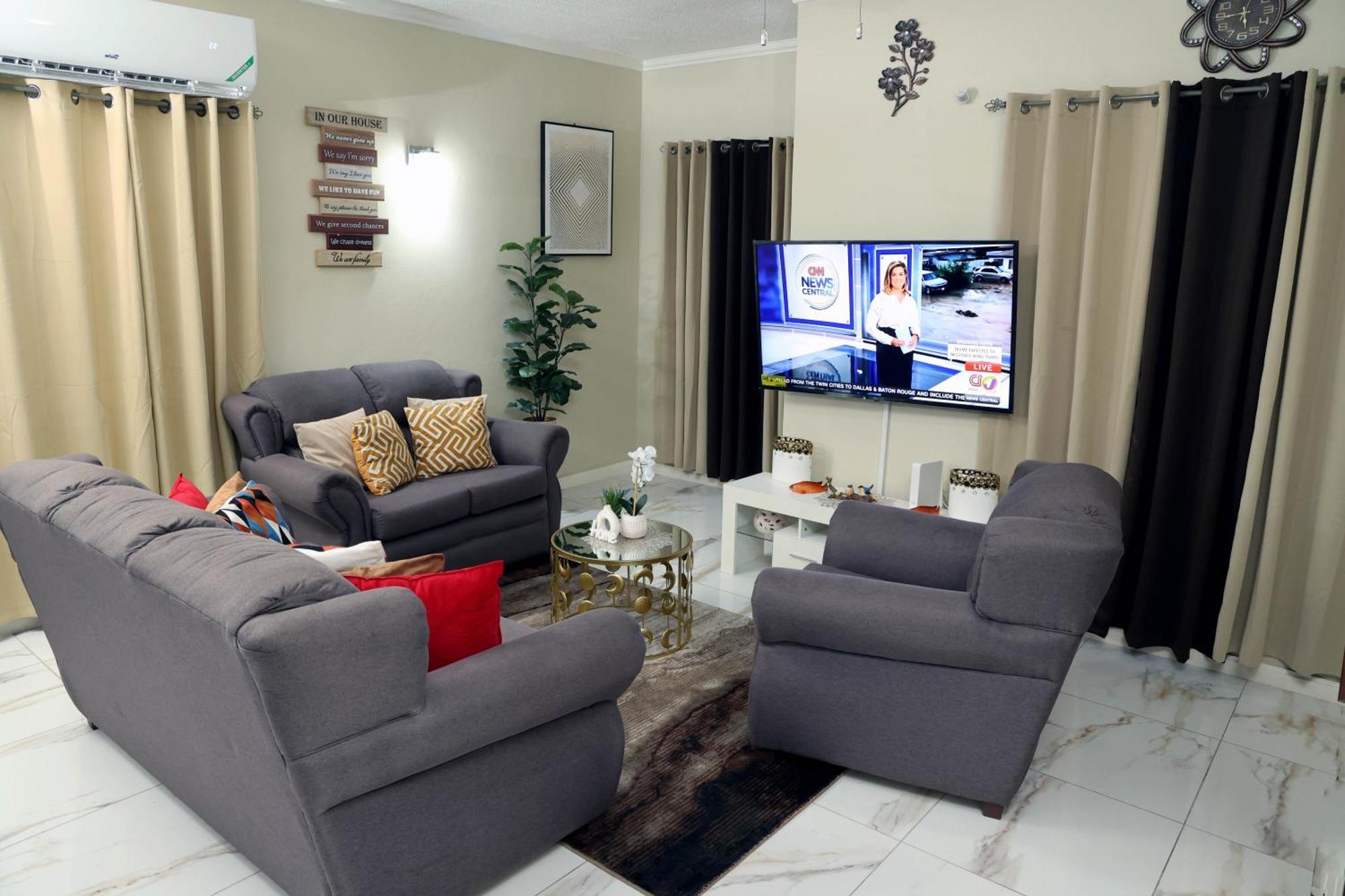 Spacious Luxury 3 Bed Rooms In Κίνγκστον Εξωτερικό φωτογραφία