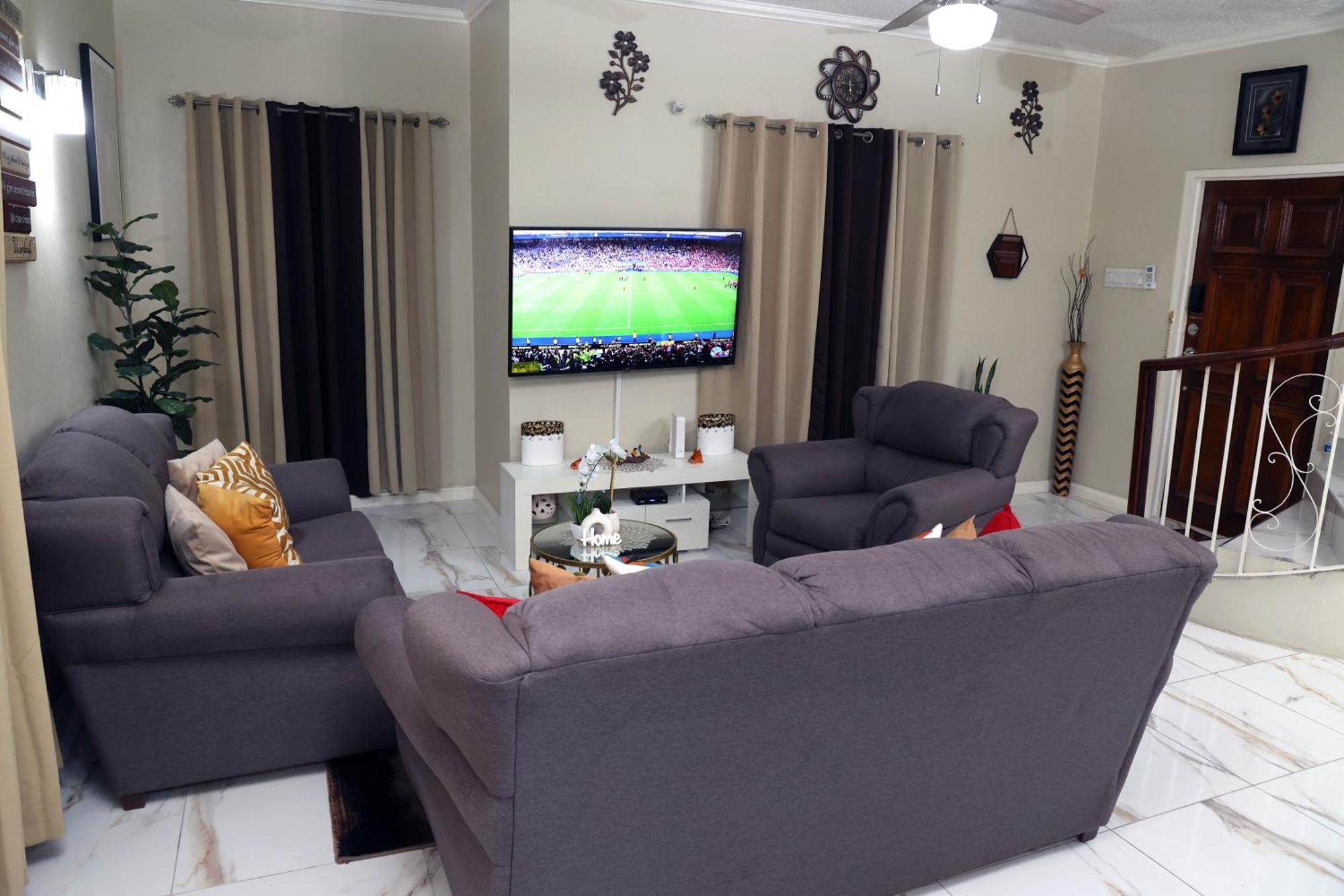 Spacious Luxury 3 Bed Rooms In Κίνγκστον Εξωτερικό φωτογραφία