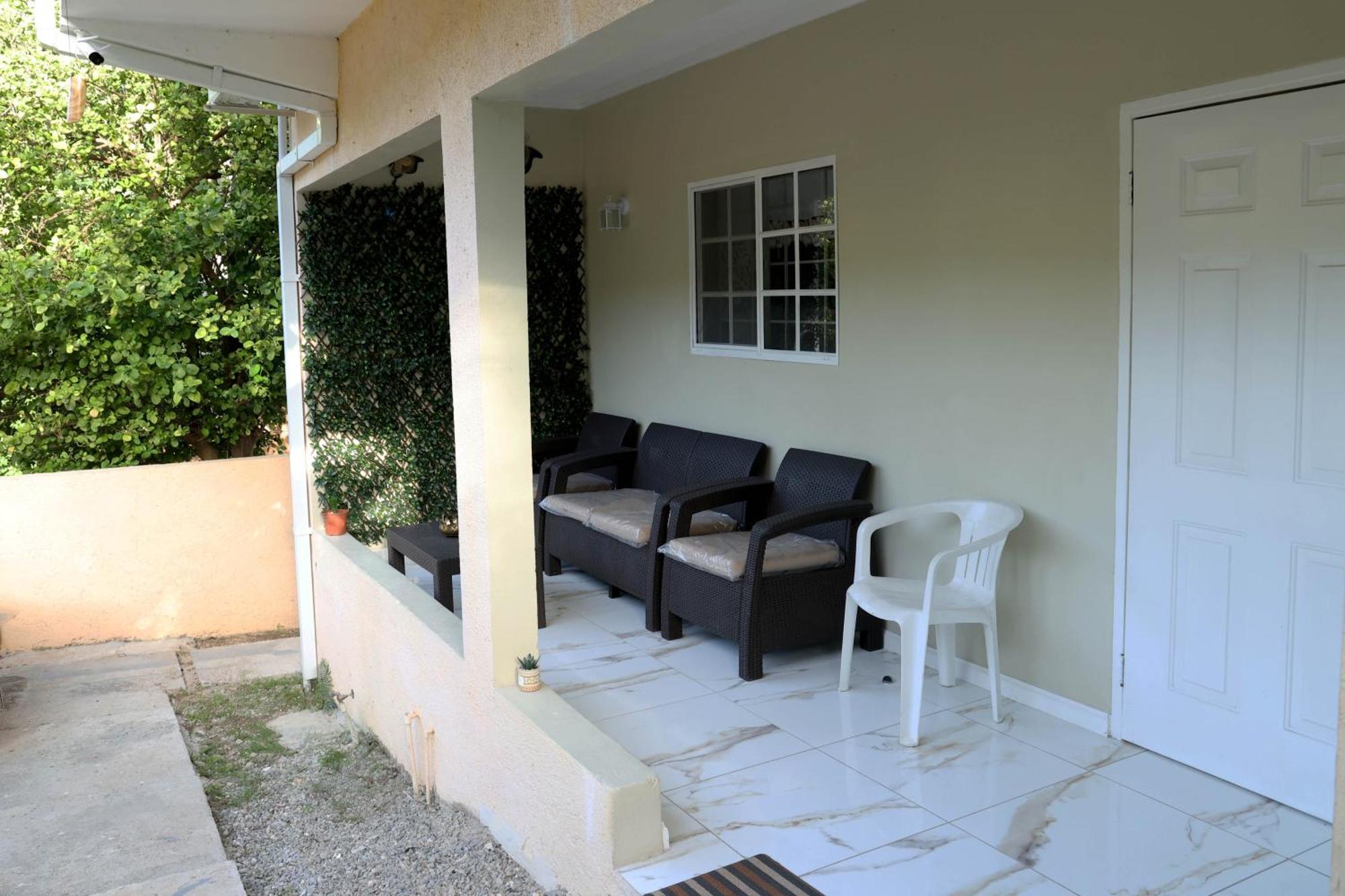 Spacious Luxury 3 Bed Rooms In Κίνγκστον Εξωτερικό φωτογραφία